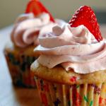 strawberry cupcakes - and how to fix buttercream frosting